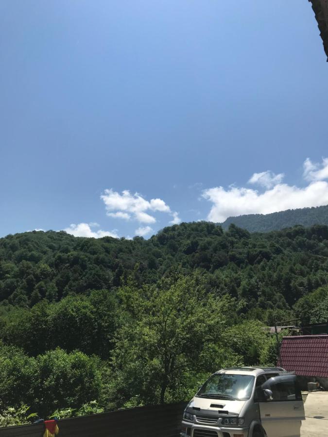 Гостевой Дом "Амза" Bed and Breakfast Tqvarcheli Exteriör bild